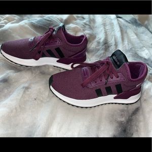 Adidas Women Tennis Shoes